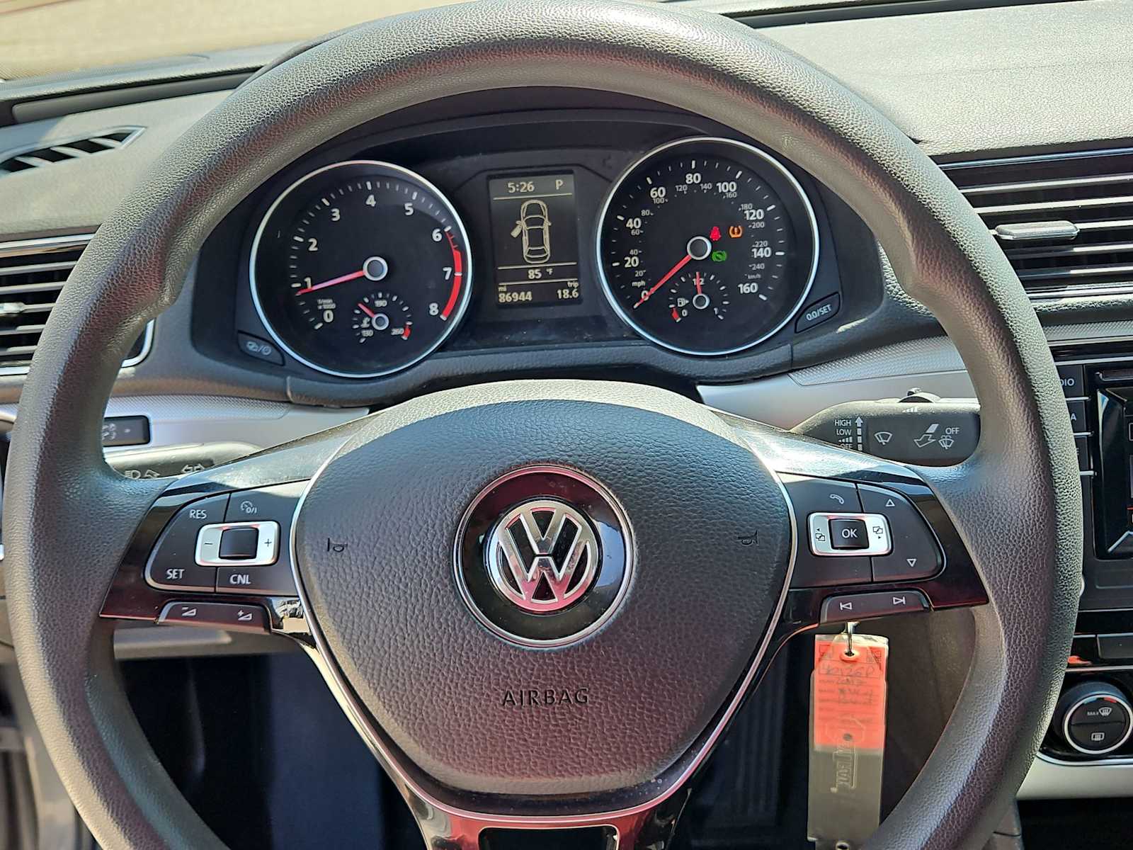 Thumbnail: 2017 Volkswagen Passat - 18