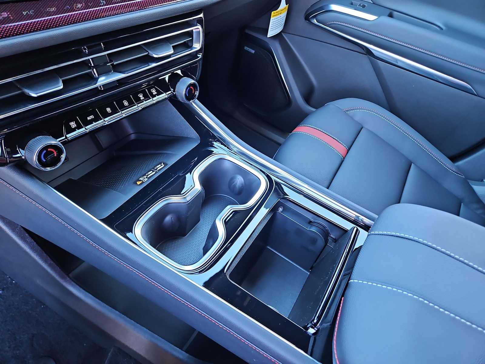 Thumbnail: 2026 Chevrolet Traverse - 20