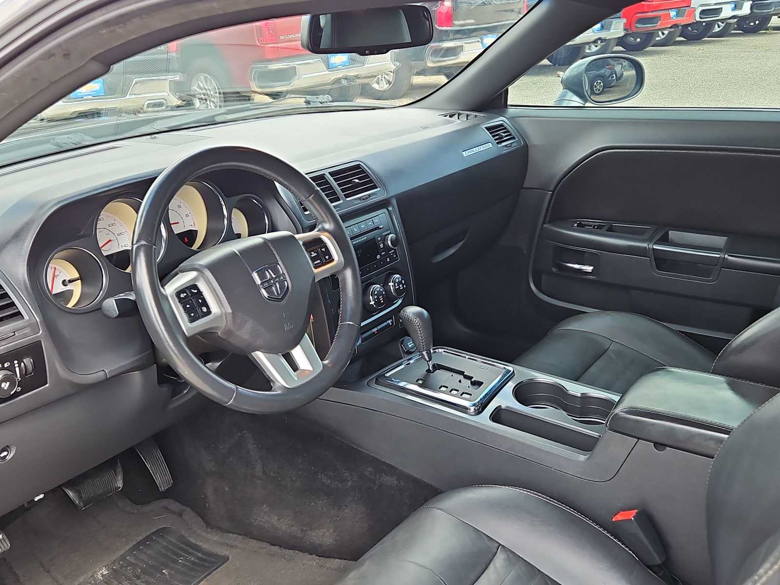 2012 Dodge Challenger SXT 2