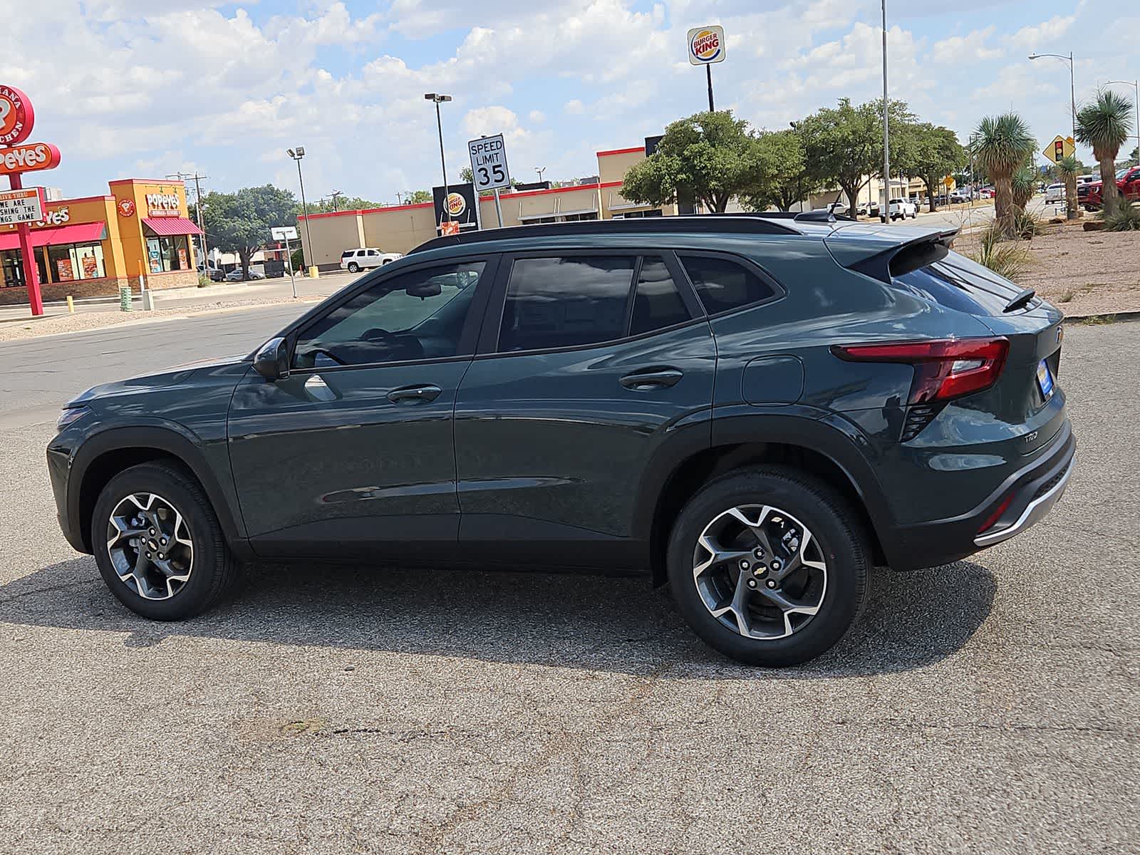 2025 Chevrolet Trax LT 3