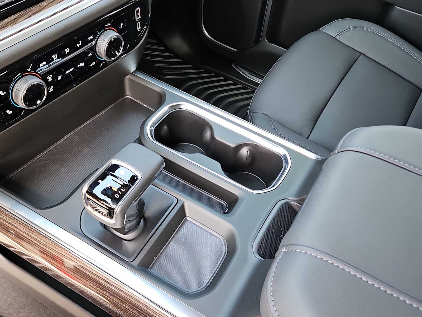 Thumbnail: 2026 Chevrolet Silverado 1500 - 20