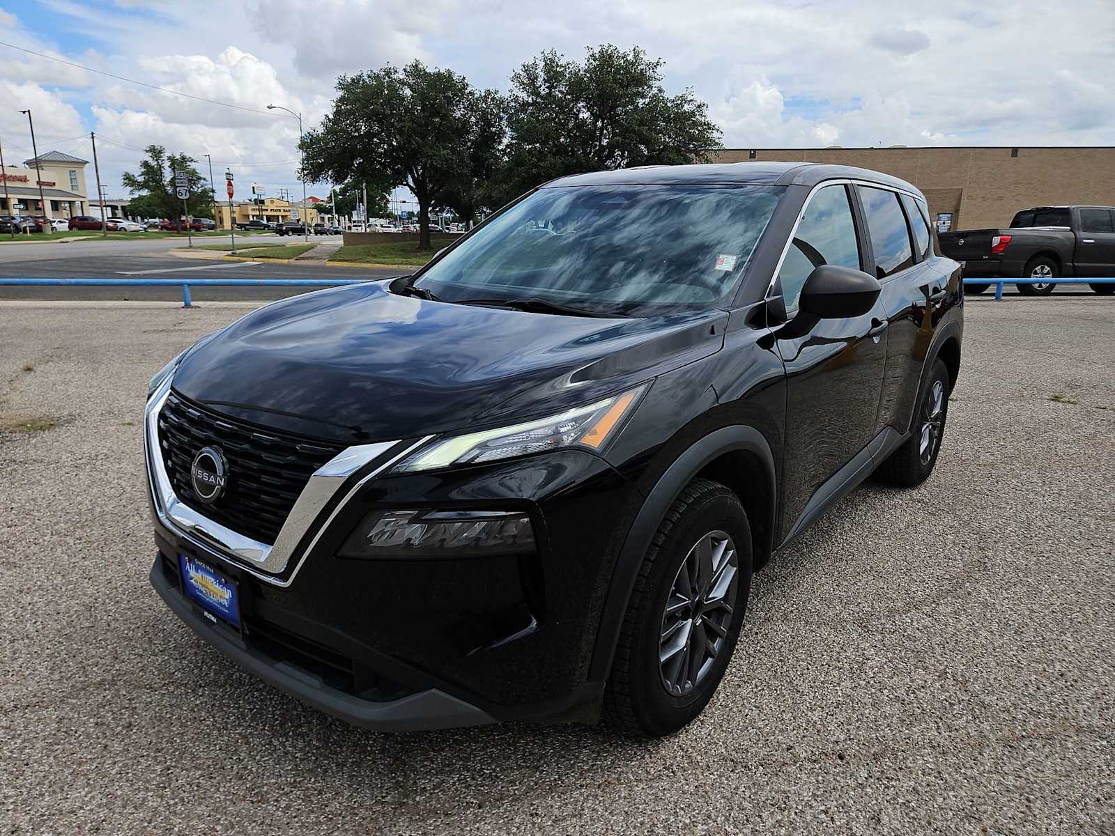 Thumbnail: 2023 Nissan Rogue - 3