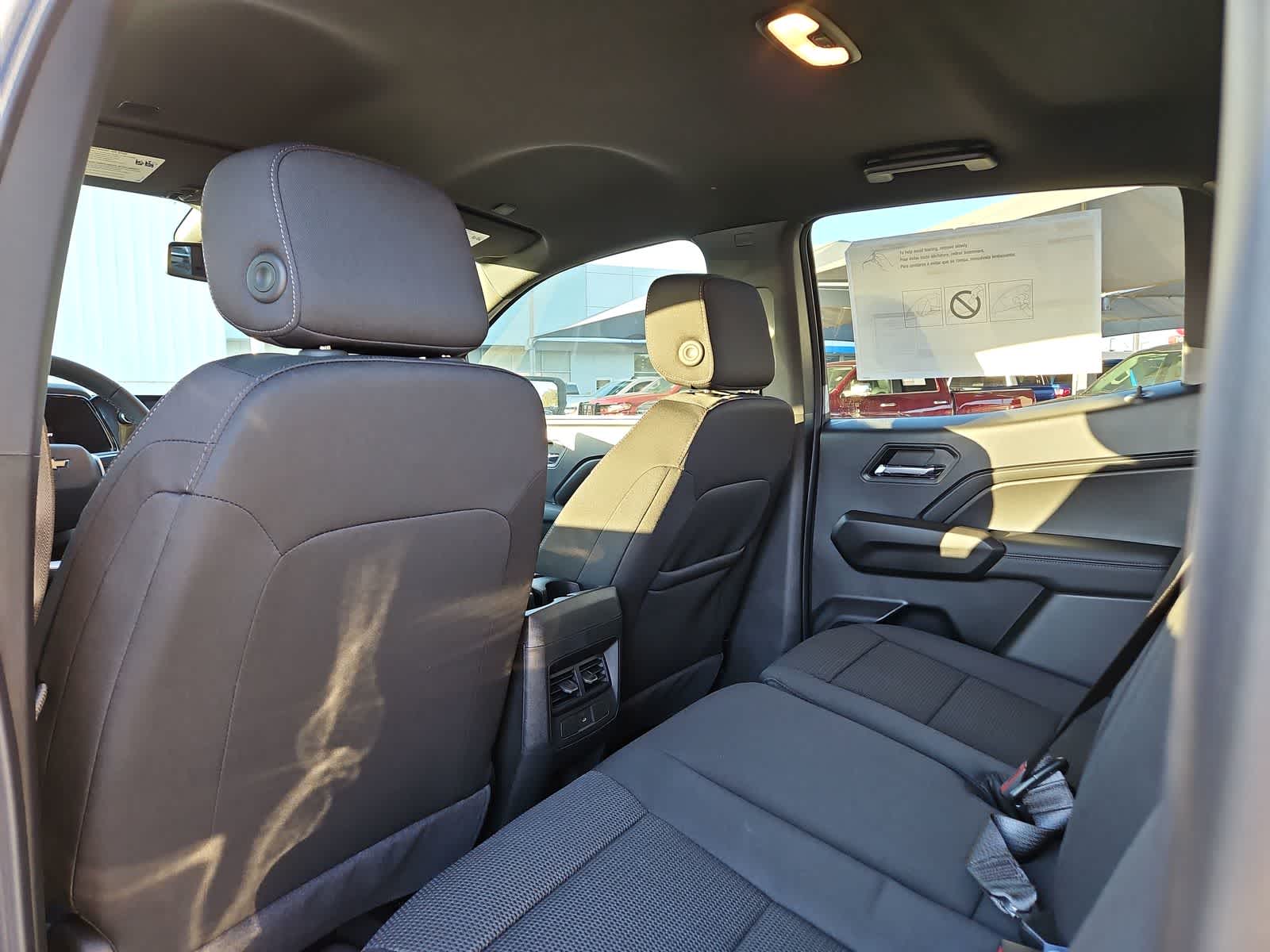 Thumbnail: 2024 Chevrolet Colorado - 18