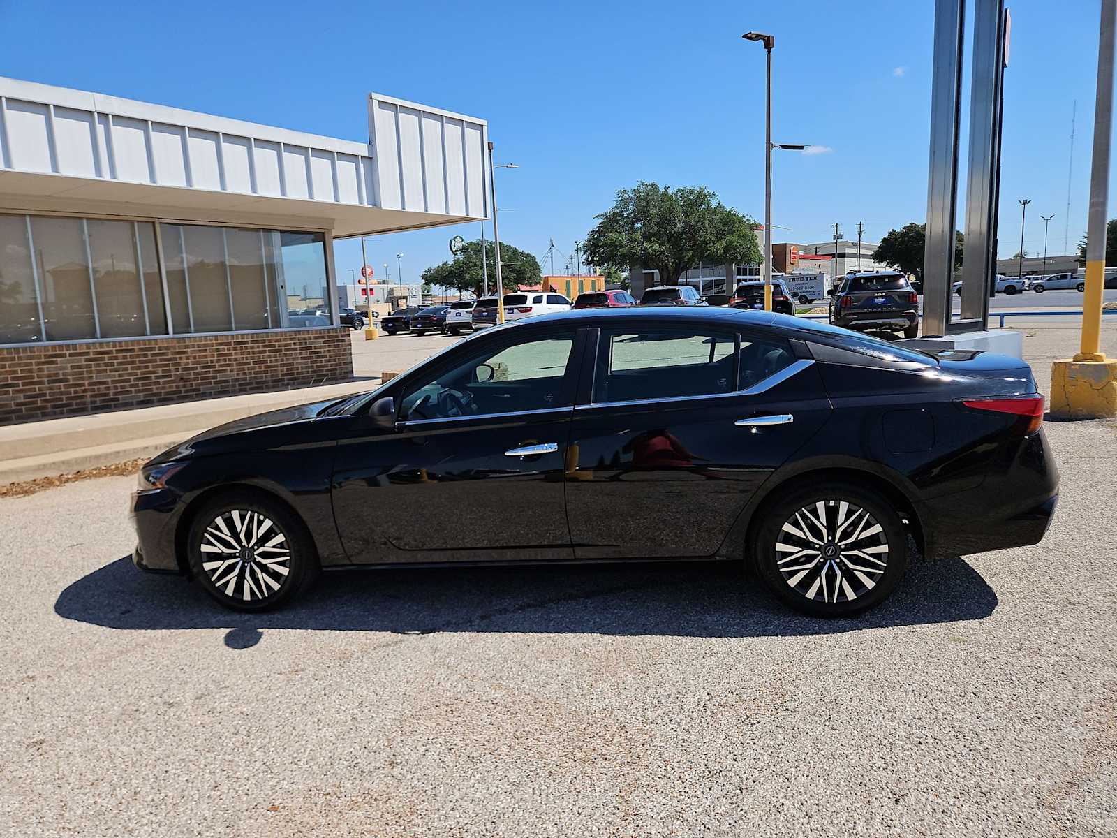 Thumbnail: 2025 Nissan Altima - 5