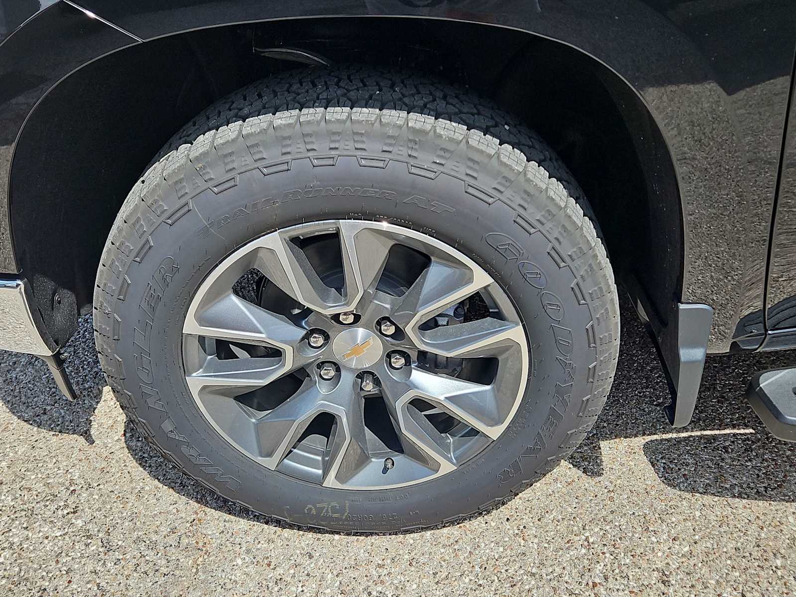 Thumbnail: 2026 Chevrolet Silverado 1500 - 12