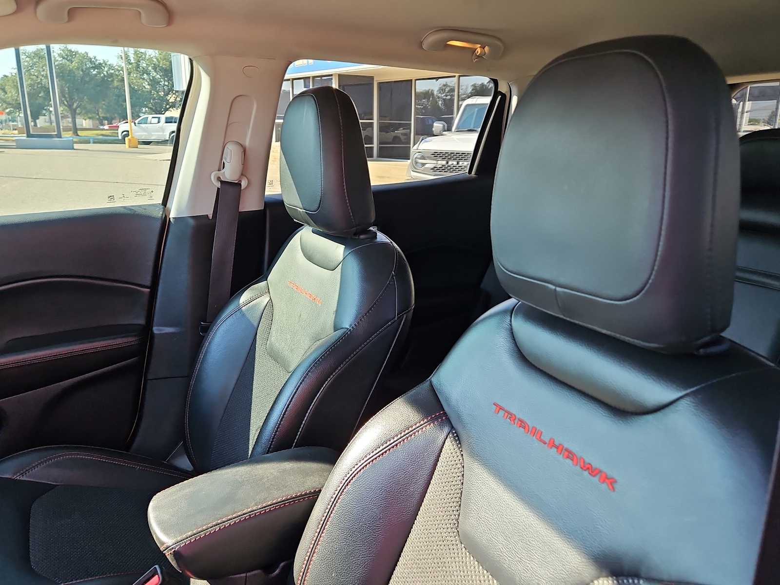 Thumbnail: 2019 Jeep Compass - 10