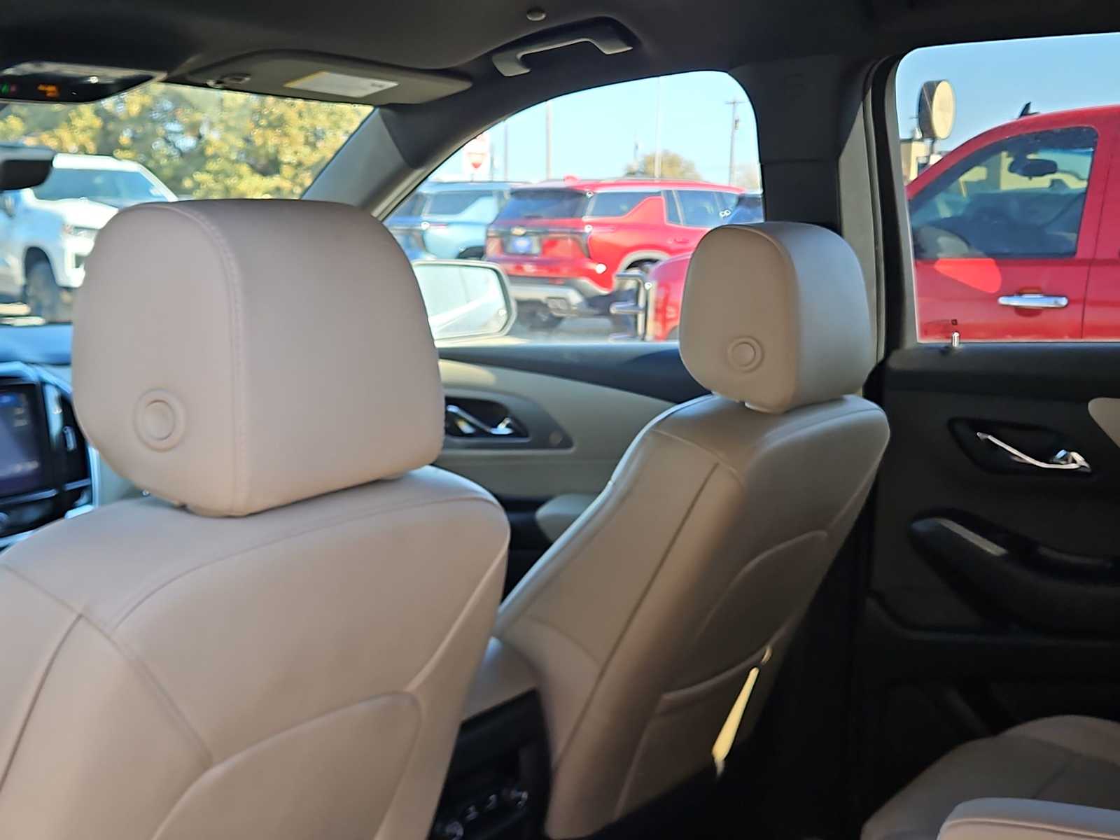 Thumbnail: 2022 Chevrolet Traverse - 23