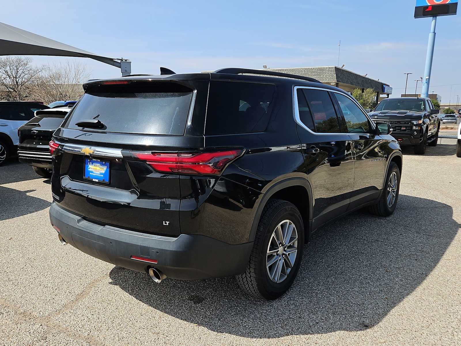 Thumbnail: 2023 Chevrolet Traverse - 8