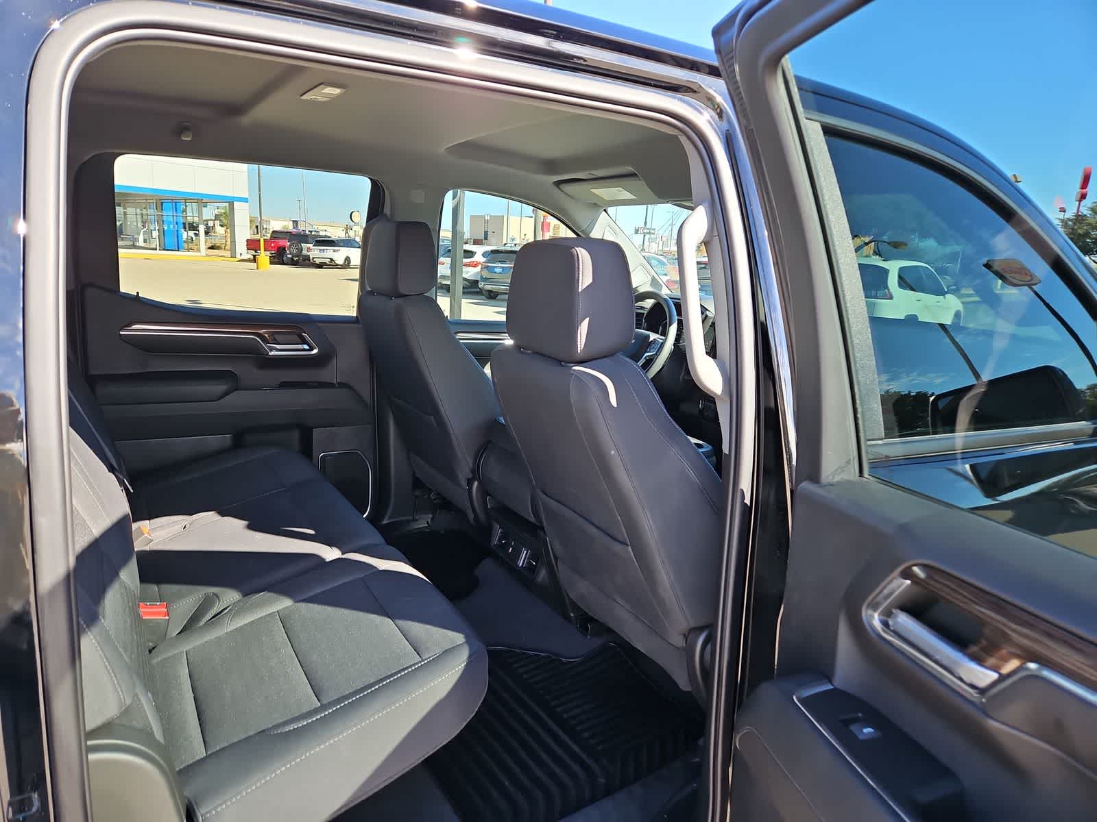 Thumbnail: 2023 Chevrolet Silverado 1500 - 21