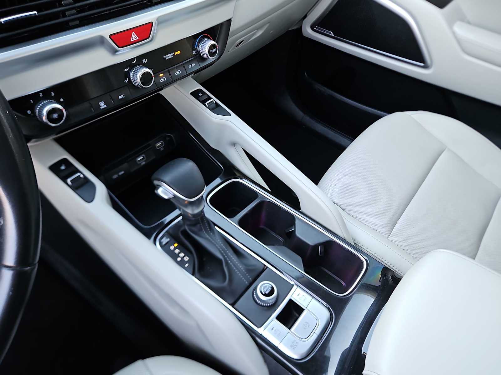 Thumbnail: 2021 Kia Telluride - 20