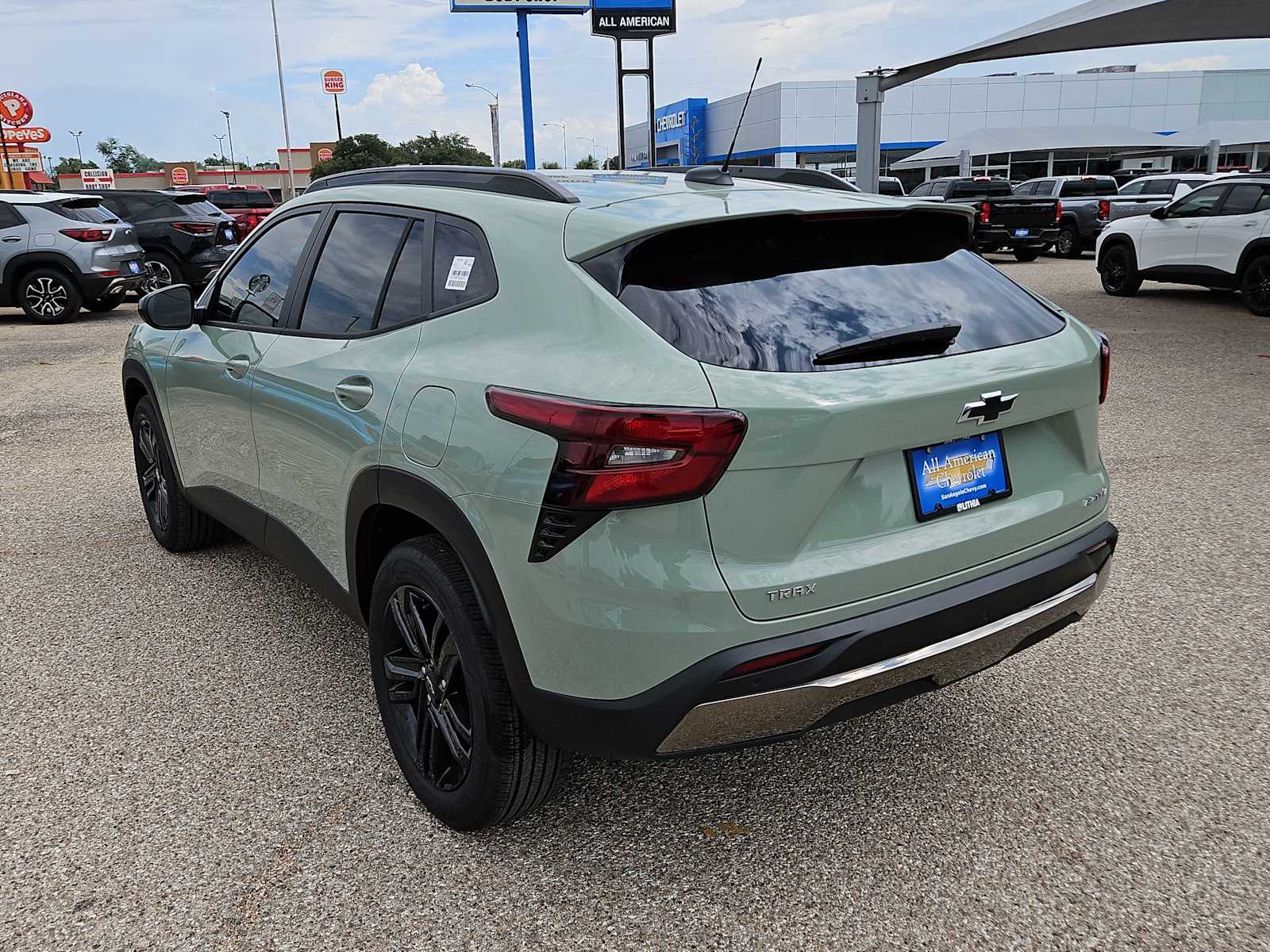 Thumbnail: 2025 Chevrolet Trax - 4