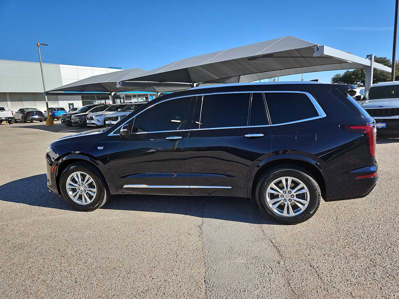 Thumbnail: 2022 Cadillac XT6 - 5