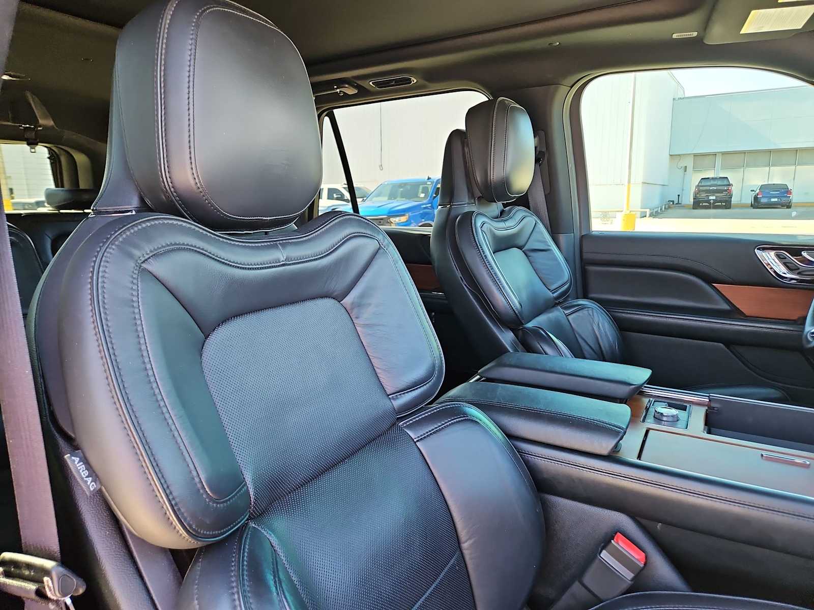 Thumbnail: 2019 Lincoln Navigator - 17