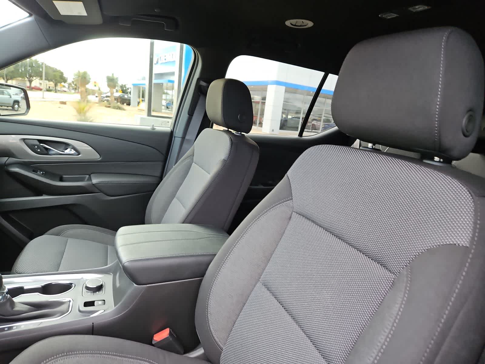 Thumbnail: 2023 Chevrolet Traverse - 19