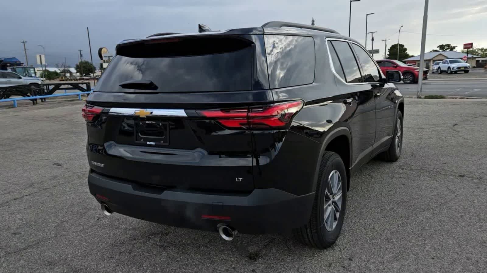 Thumbnail: 2023 Chevrolet Traverse - 7