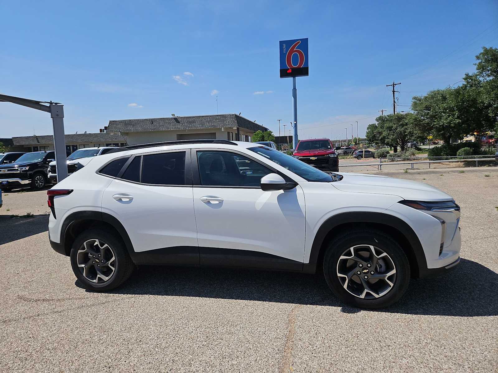 Thumbnail: 2026 Chevrolet Trax - 9