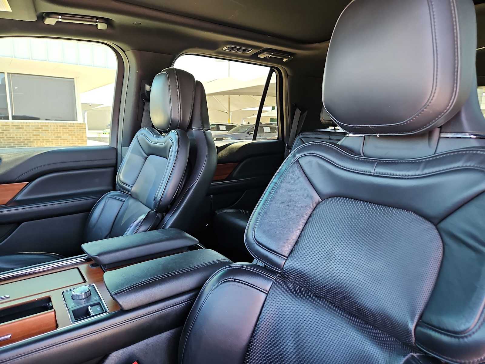 Thumbnail: 2019 Lincoln Navigator - 18