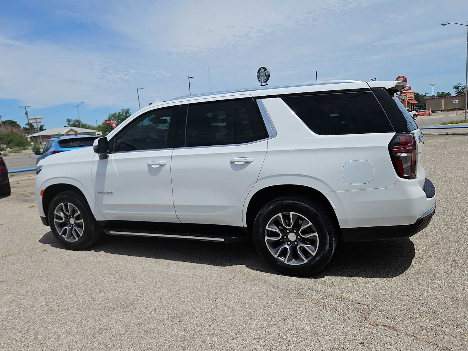 Thumbnail: 2022 Chevrolet Tahoe - 11