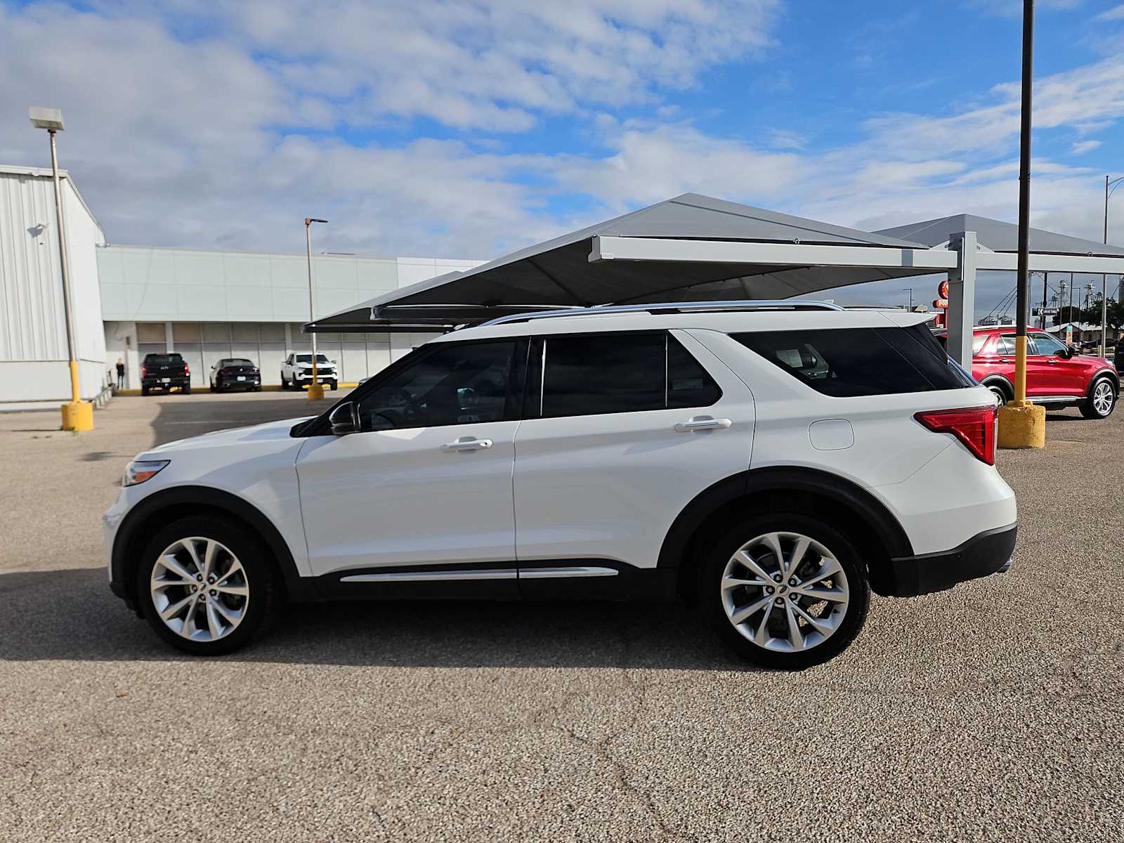 Thumbnail: 2022 Ford Explorer - 5
