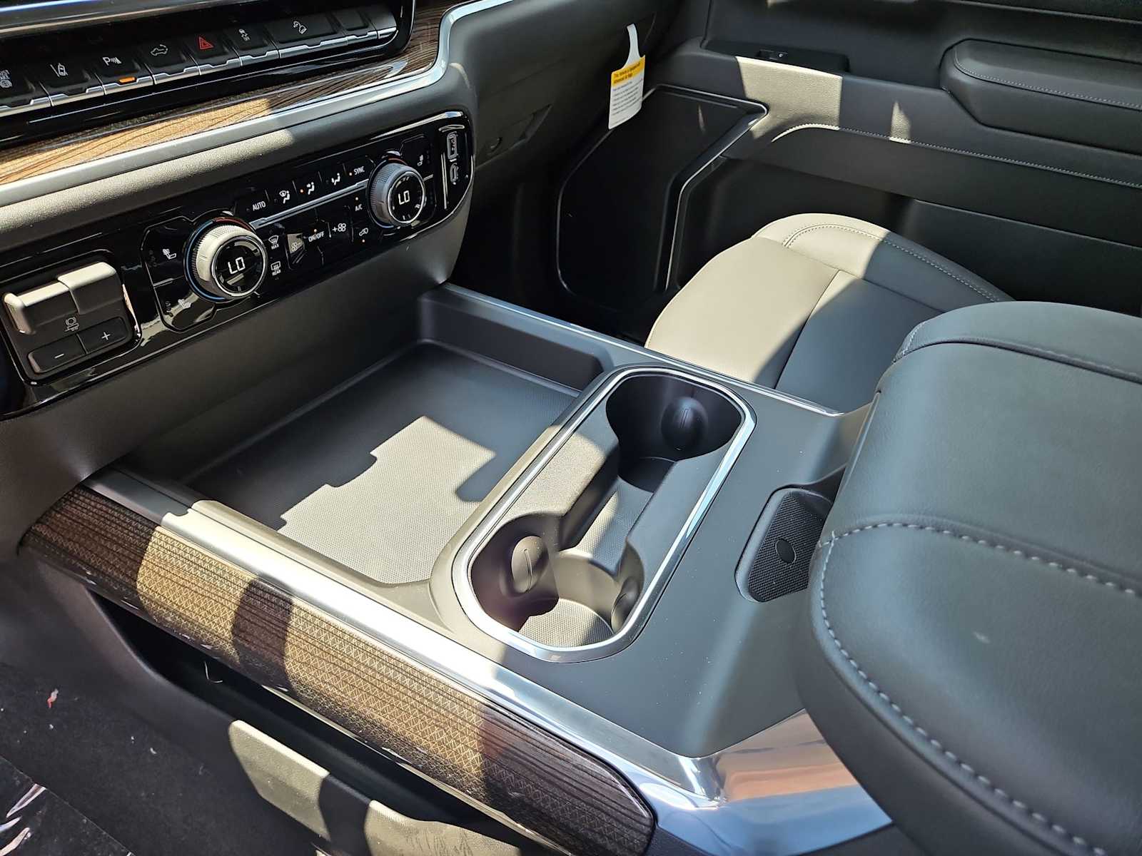 Thumbnail: 2025 Chevrolet Silverado 2500 - 24