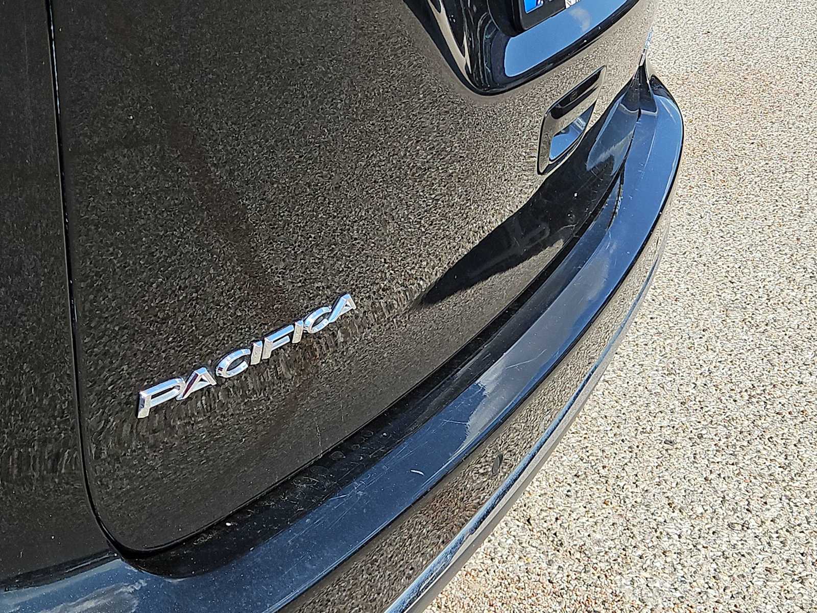 Thumbnail: 2023 Chrysler Pacifica - 7