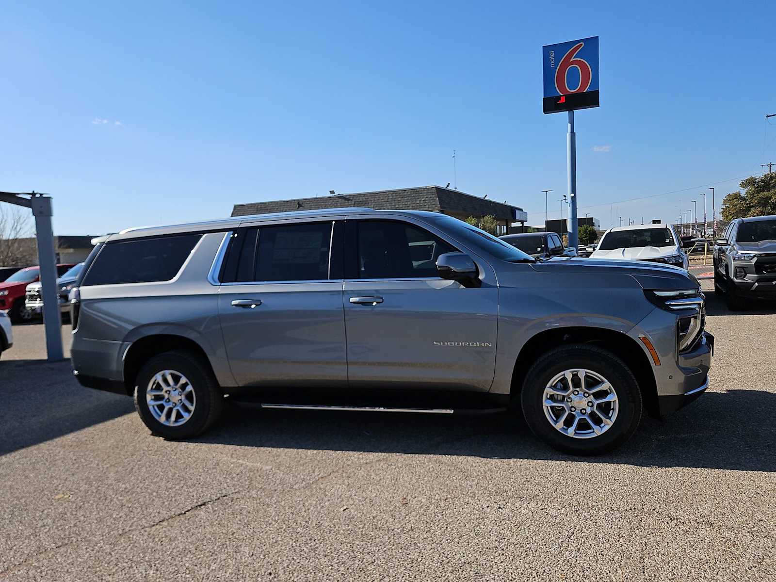 Thumbnail: 2026 Chevrolet Suburban - 9