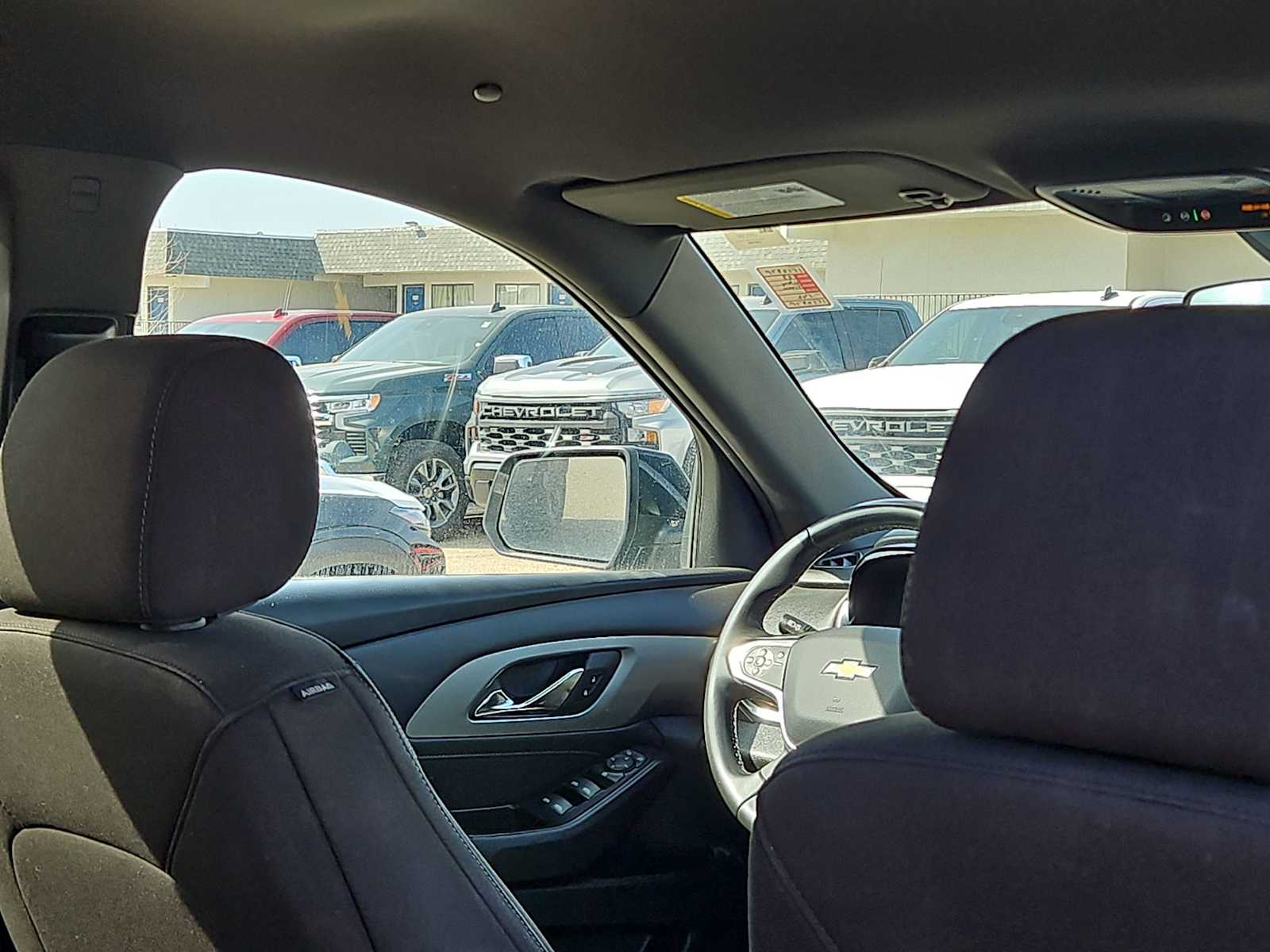 Thumbnail: 2023 Chevrolet Traverse - 17