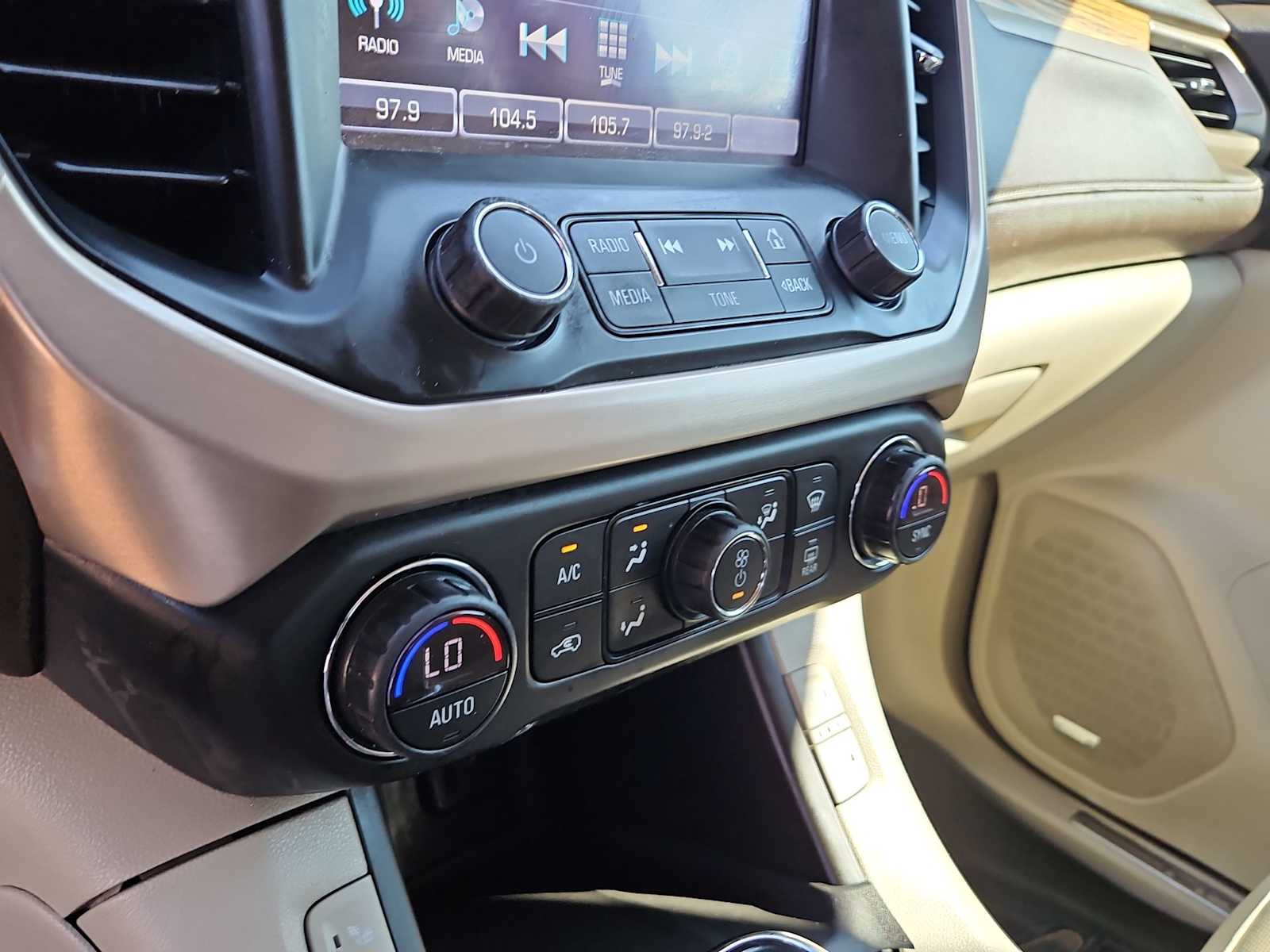 Thumbnail: 2019 GMC Acadia - 24
