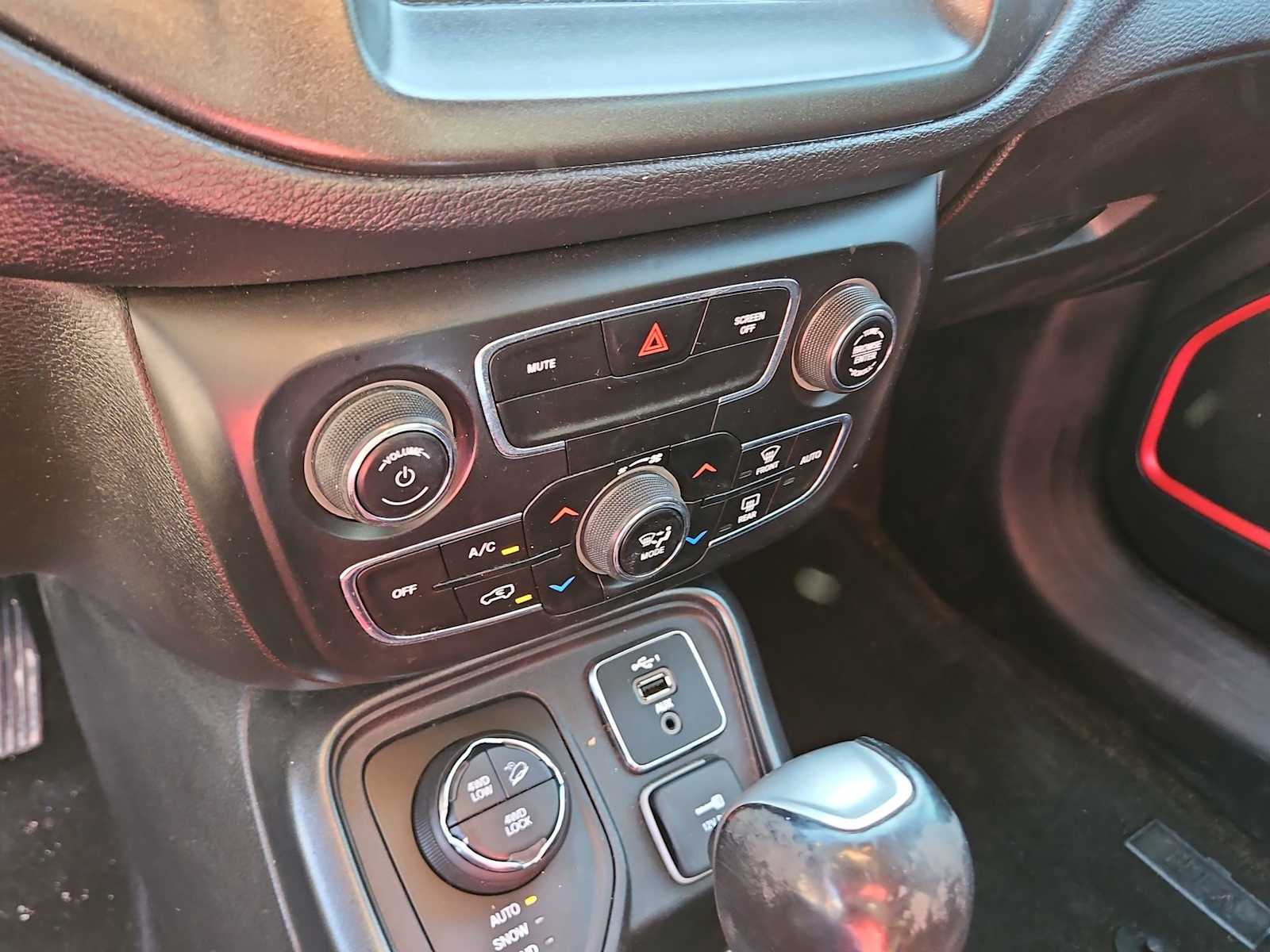 Thumbnail: 2019 Jeep Compass - 16