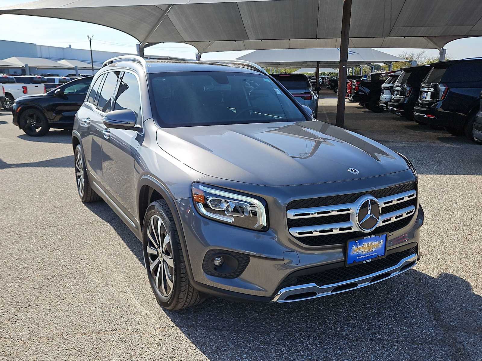 Thumbnail: 2022 Mercedes-Benz GLB - 2