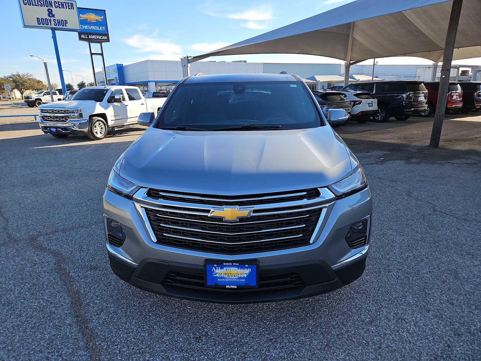 Thumbnail: 2023 Chevrolet Traverse - 3