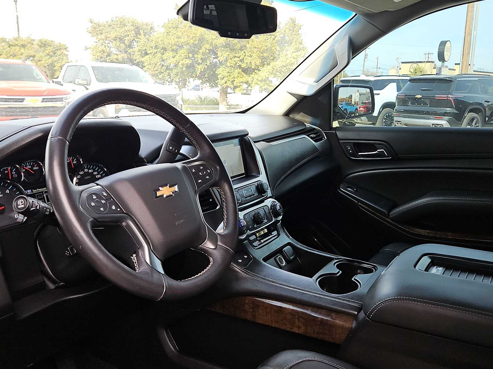 Thumbnail: 2016 Chevrolet Tahoe - 10