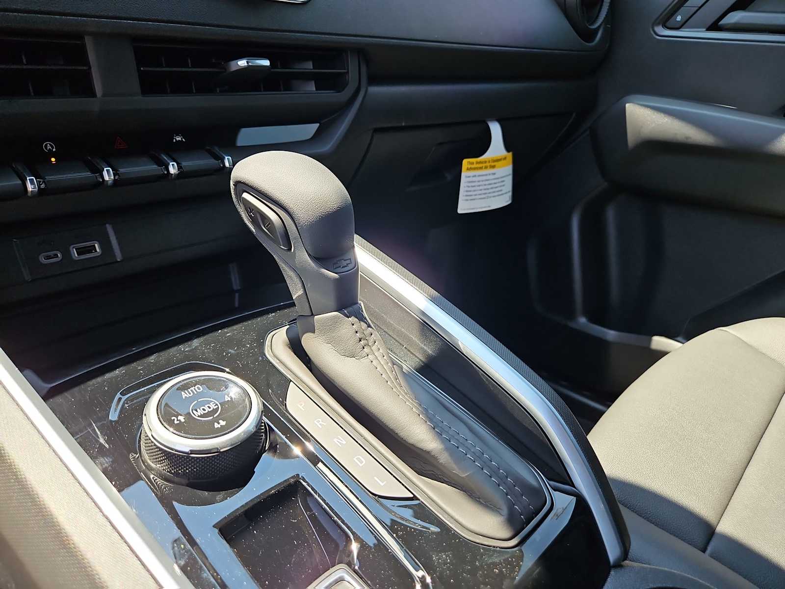 Thumbnail: 2026 Chevrolet Colorado - 25