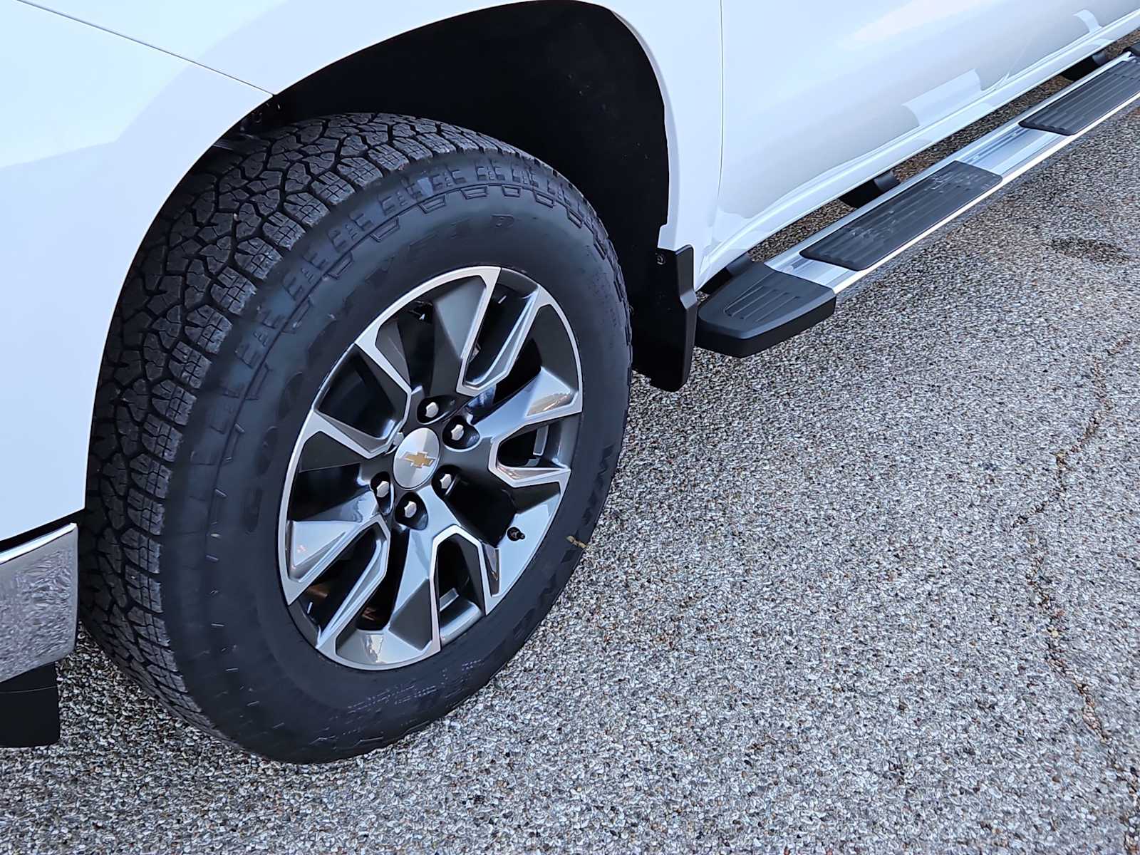 Thumbnail: 2025 Chevrolet Silverado 1500 - 16