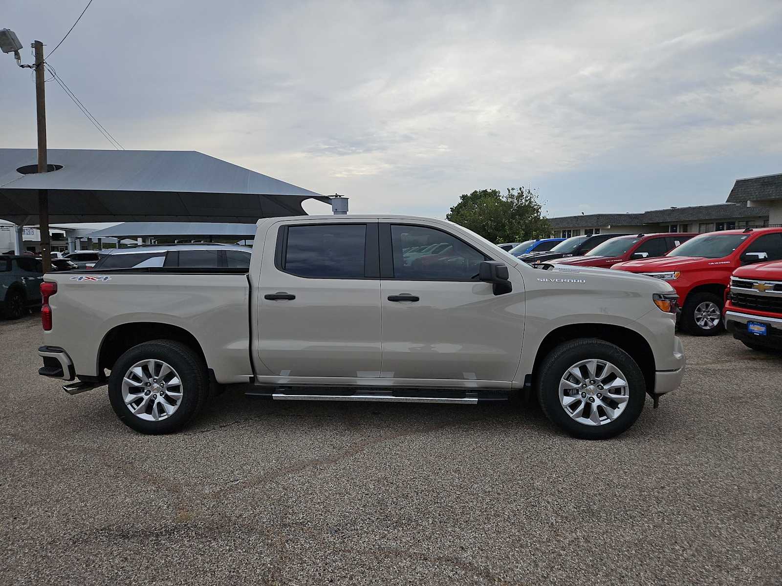 Thumbnail: 2026 Chevrolet Silverado 1500 - 9