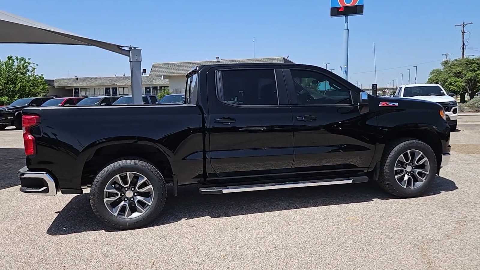 Thumbnail: 2025 Chevrolet Silverado 1500 - 8