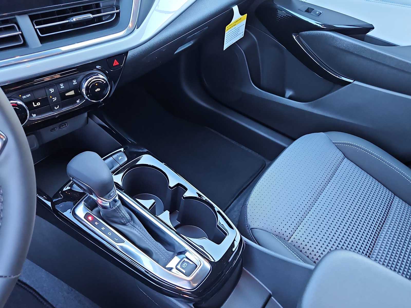 Thumbnail: 2025 Chevrolet Trax - 25