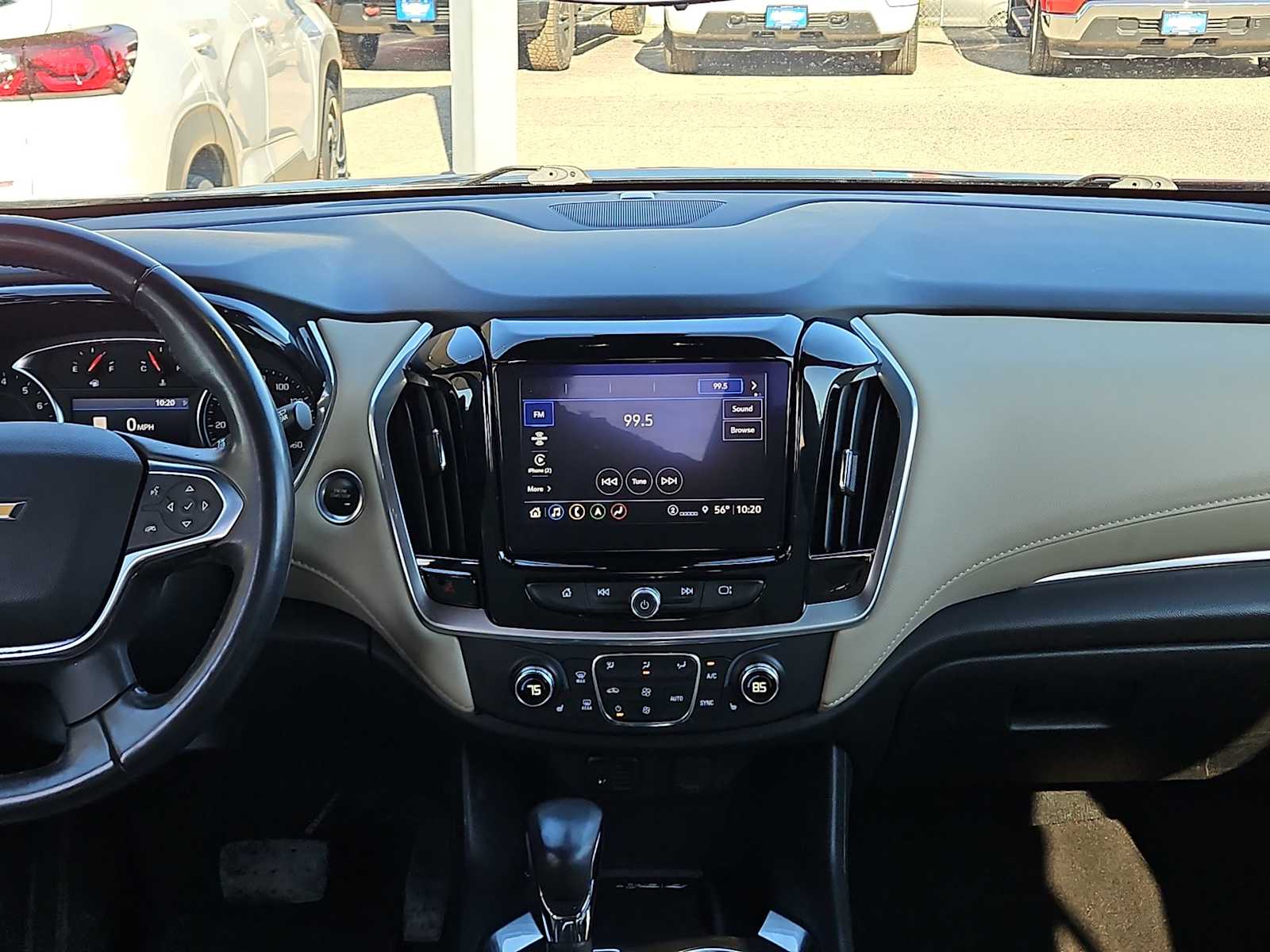 Thumbnail: 2022 Chevrolet Traverse - 16