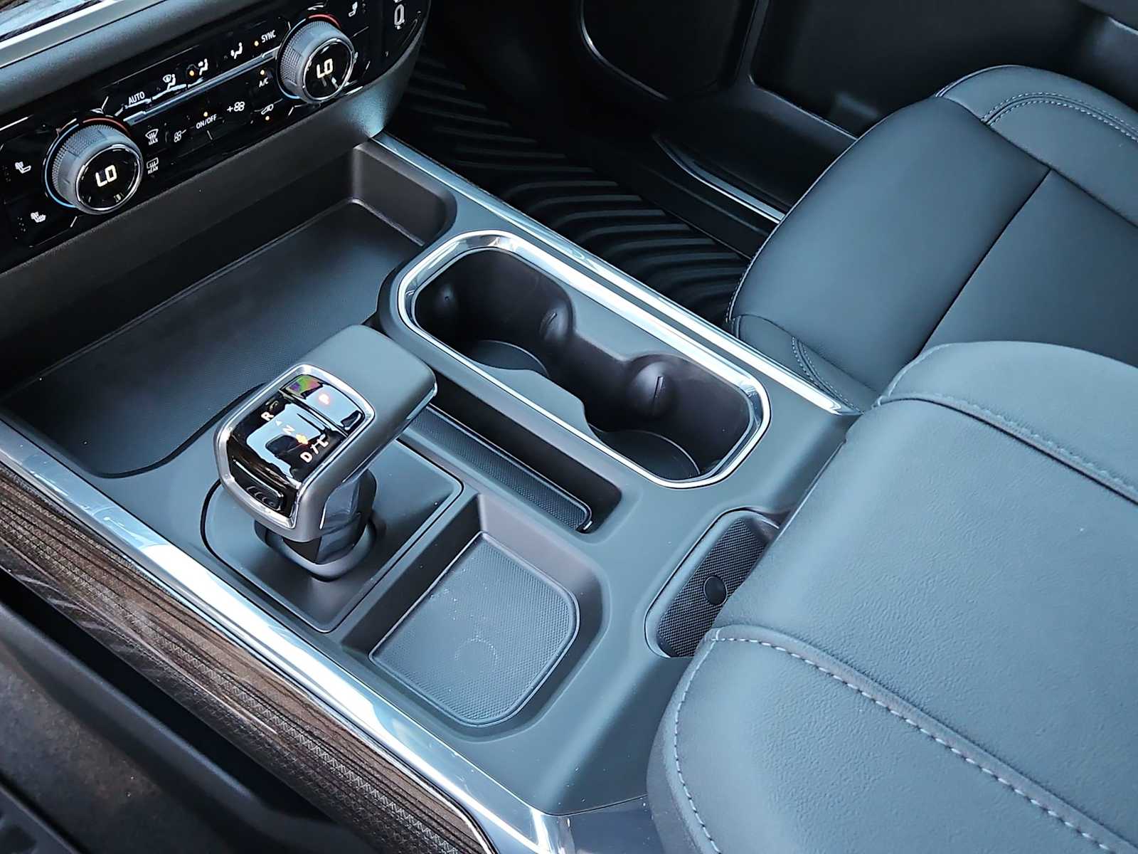 Thumbnail: 2026 Chevrolet Silverado 1500 - 20