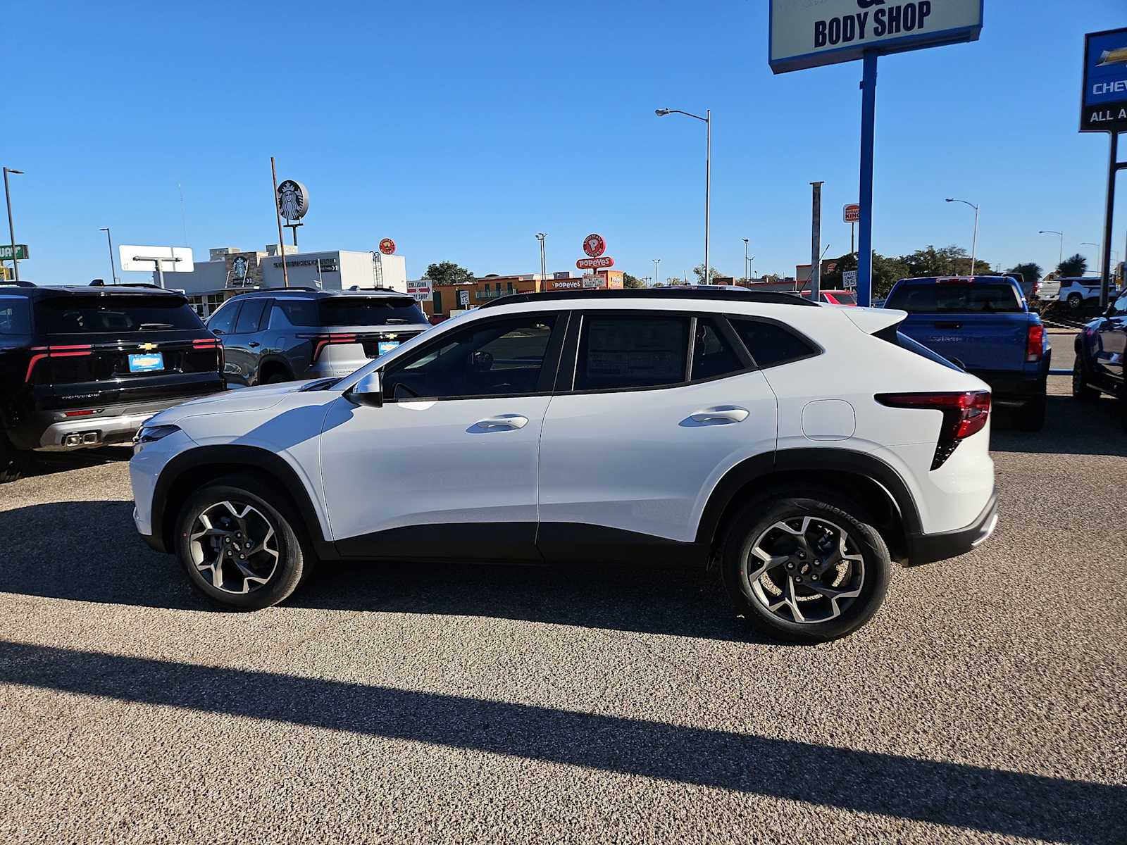 Thumbnail: 2026 Chevrolet Trax - 5