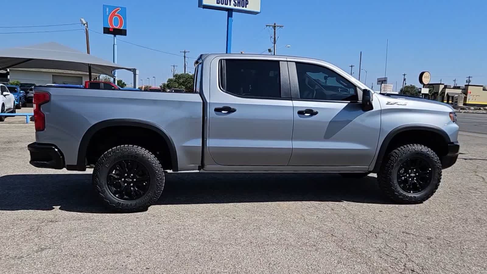 Thumbnail: 2024 Chevrolet Silverado 1500 - 8