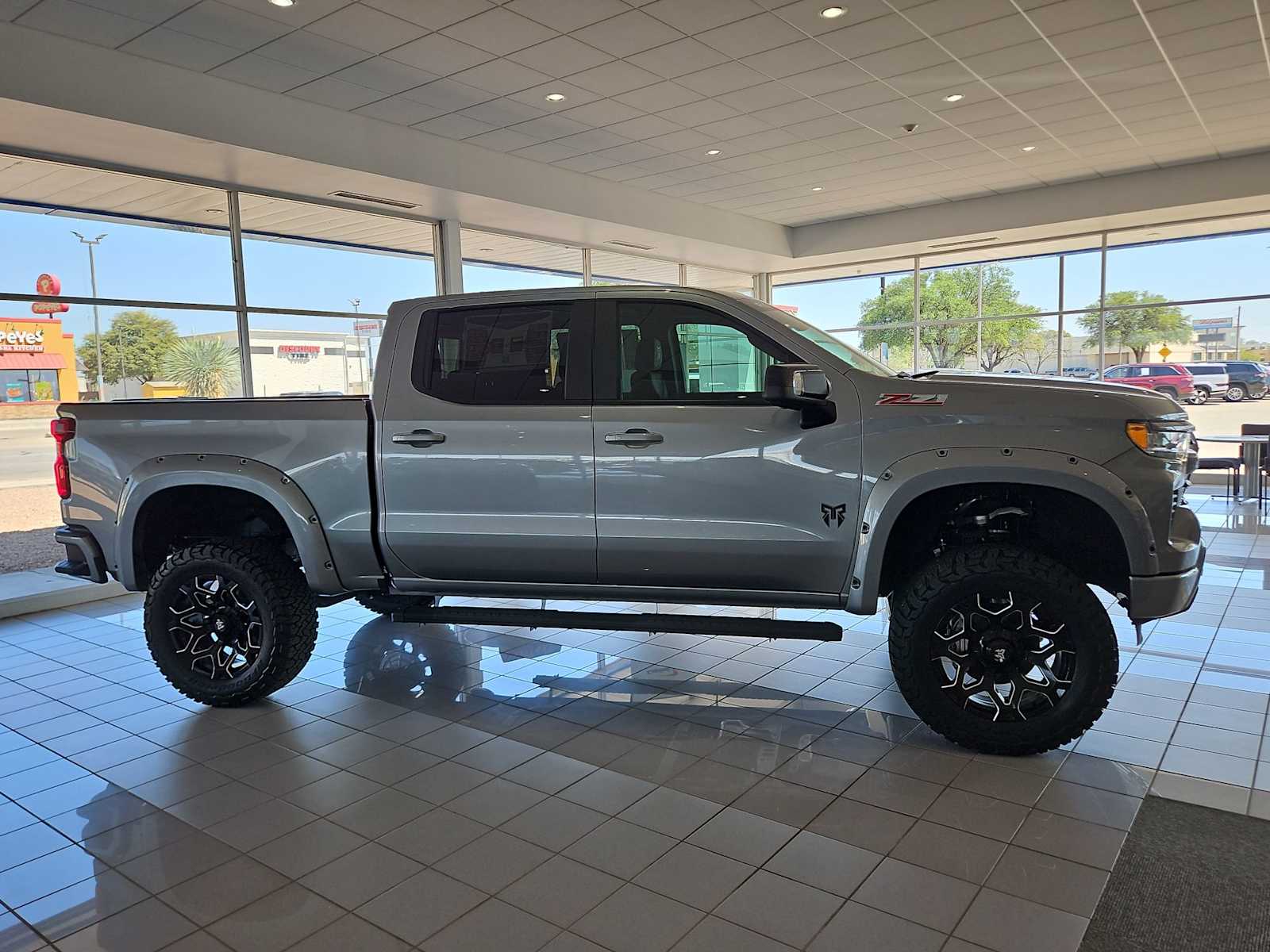 Thumbnail: 2026 Chevrolet Silverado 1500 - 9