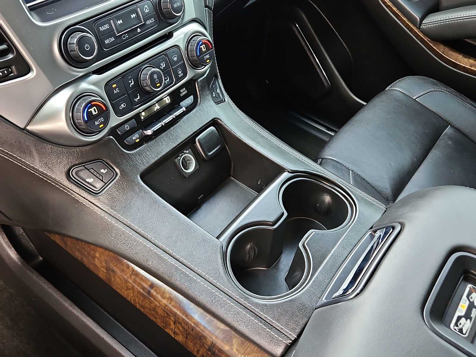 Thumbnail: 2016 Chevrolet Tahoe - 20