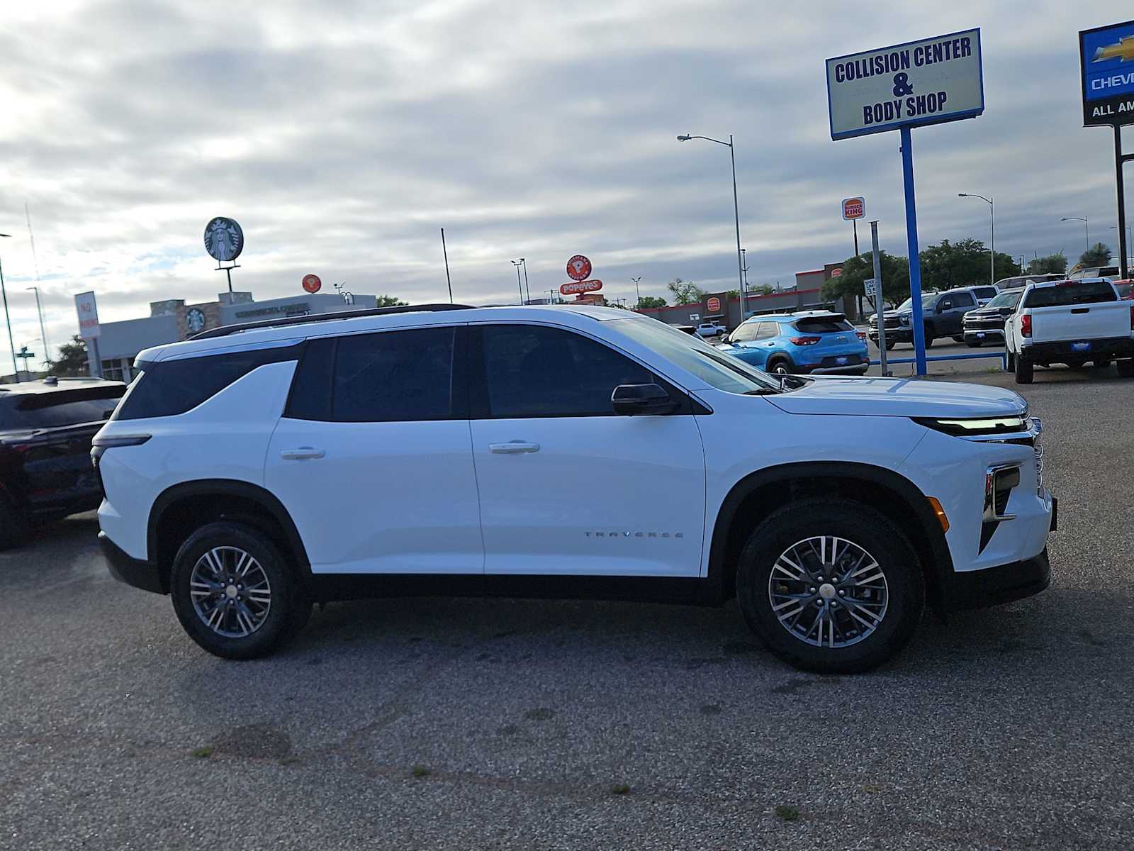 Thumbnail: 2026 Chevrolet Traverse - 9