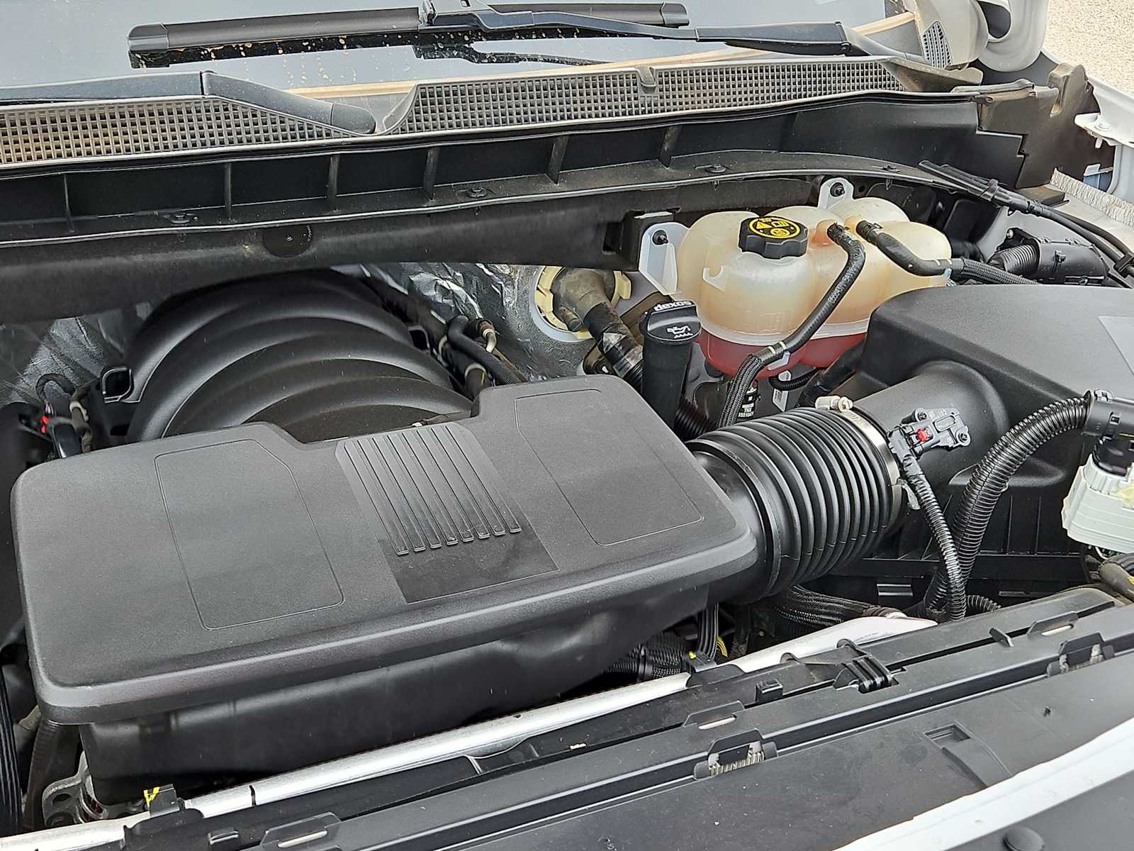 Thumbnail: 2023 Chevrolet Tahoe - 17