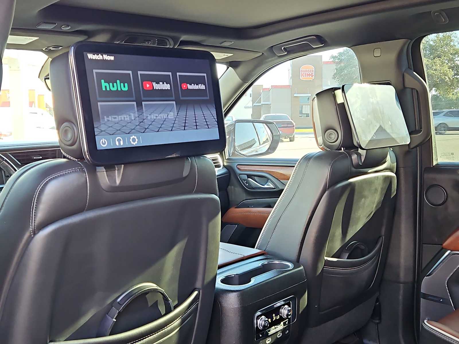 Thumbnail: 2023 GMC Yukon XL - 6