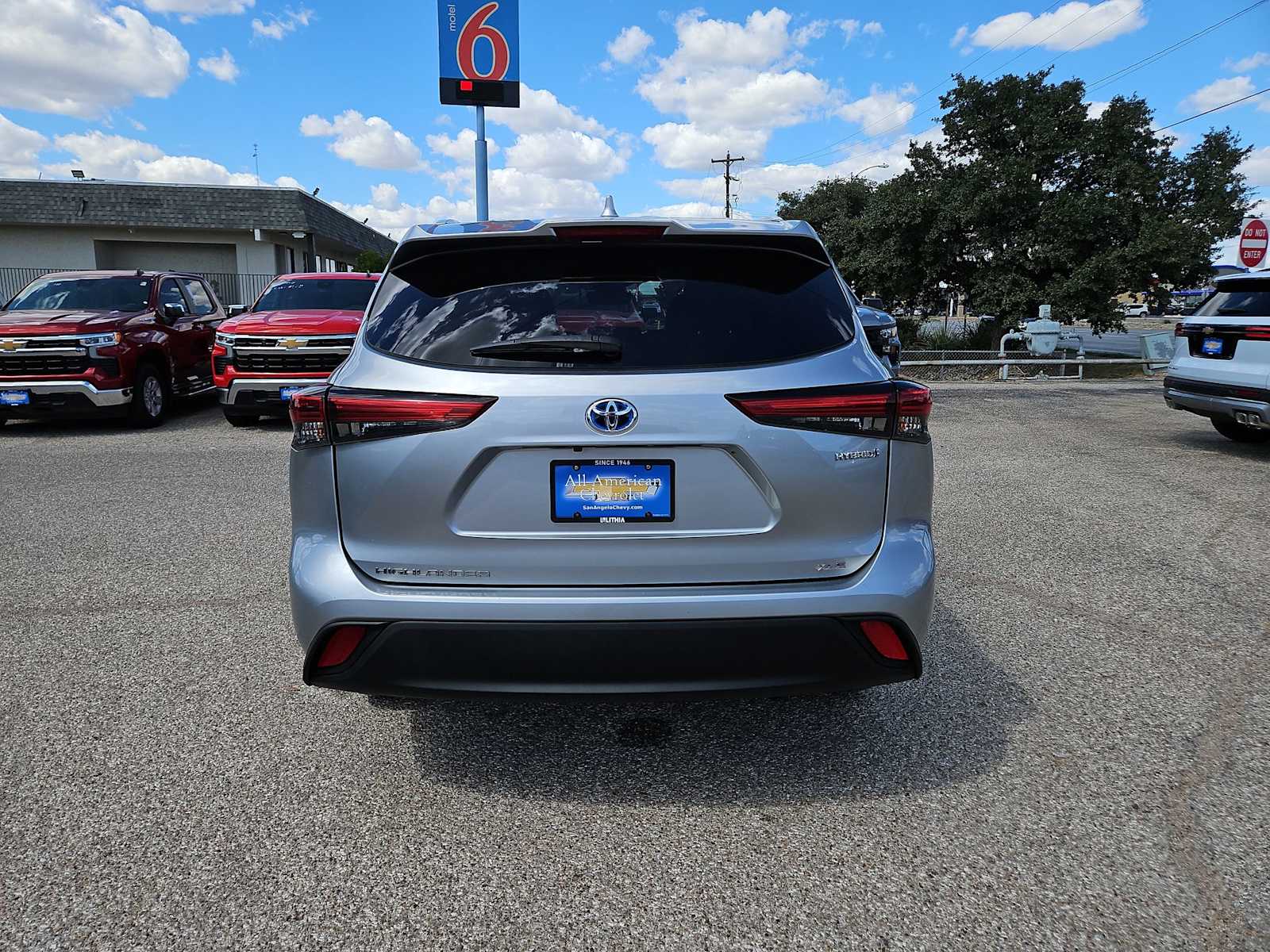 Thumbnail: 2023 Toyota Highlander - 7