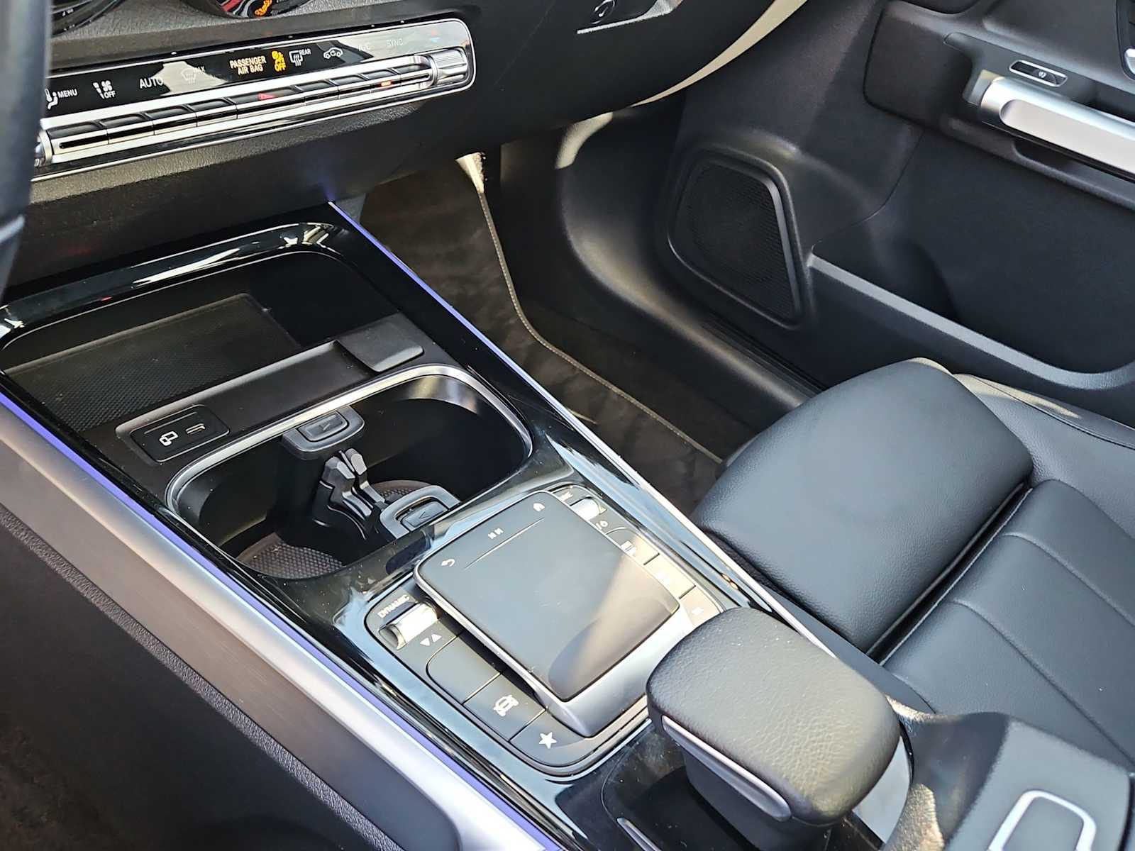 Thumbnail: 2022 Mercedes-Benz GLB - 20