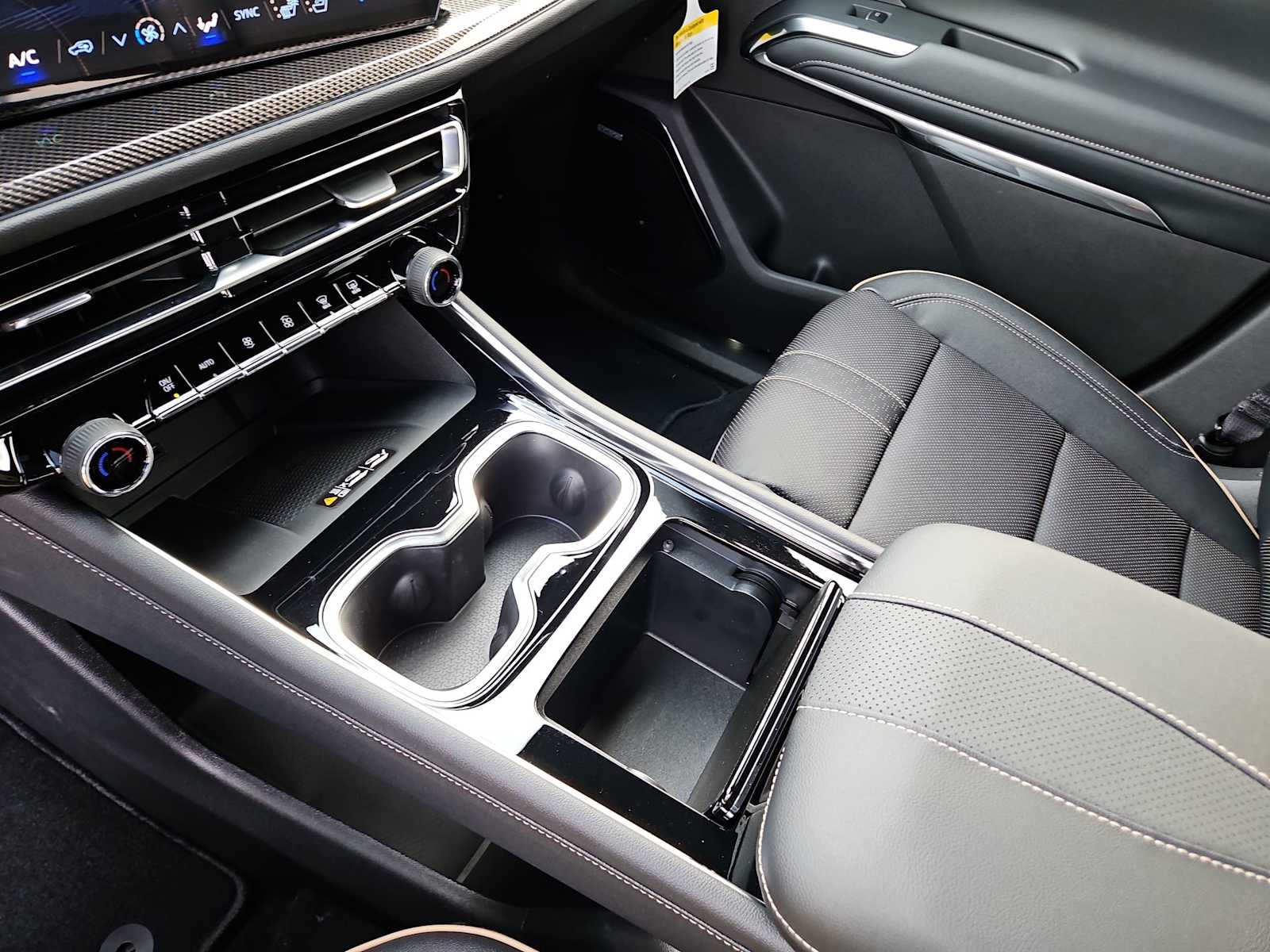 Thumbnail: 2026 Chevrolet Traverse - 20