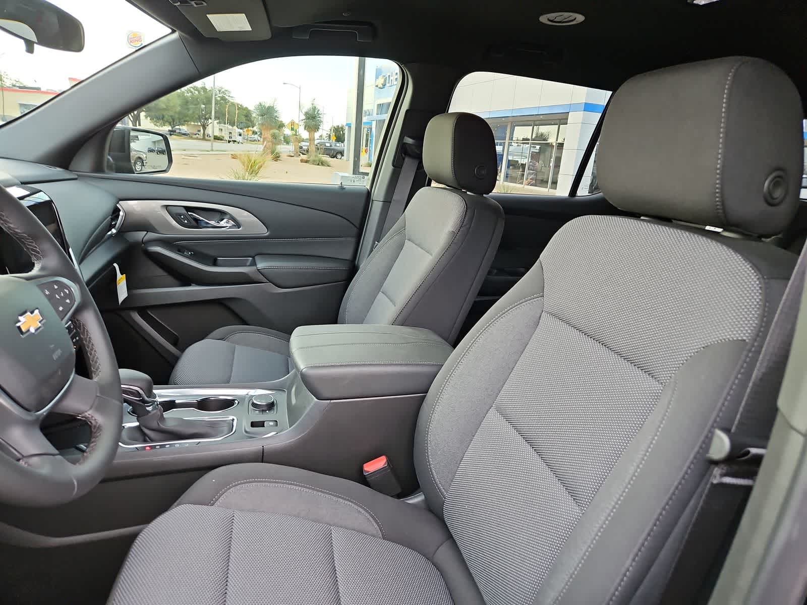 Thumbnail: 2023 Chevrolet Traverse - 19